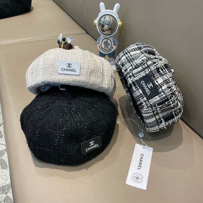 BERET HAT IN WHITE WOOL TWEED 422553