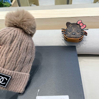 BEANIE HAT IN LIGHT BROWN WOOL 422175