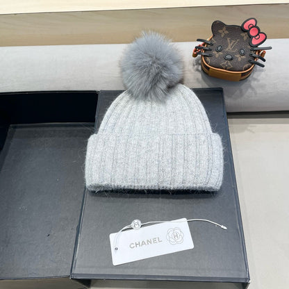 BEANIE HAT IN CLOUD GRAY WOOL 426235