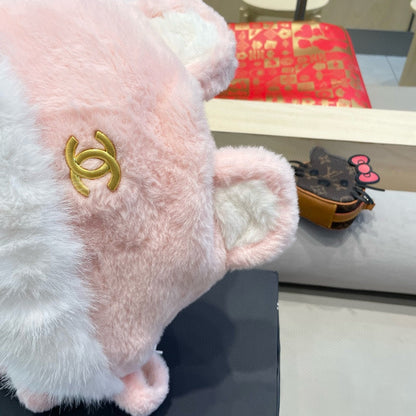 BEANIE HAT IN LIGHT PINK LAMB FUR 426239