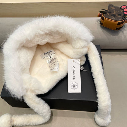 BEANIE HAT IN WHITE LAMB FUR 426240