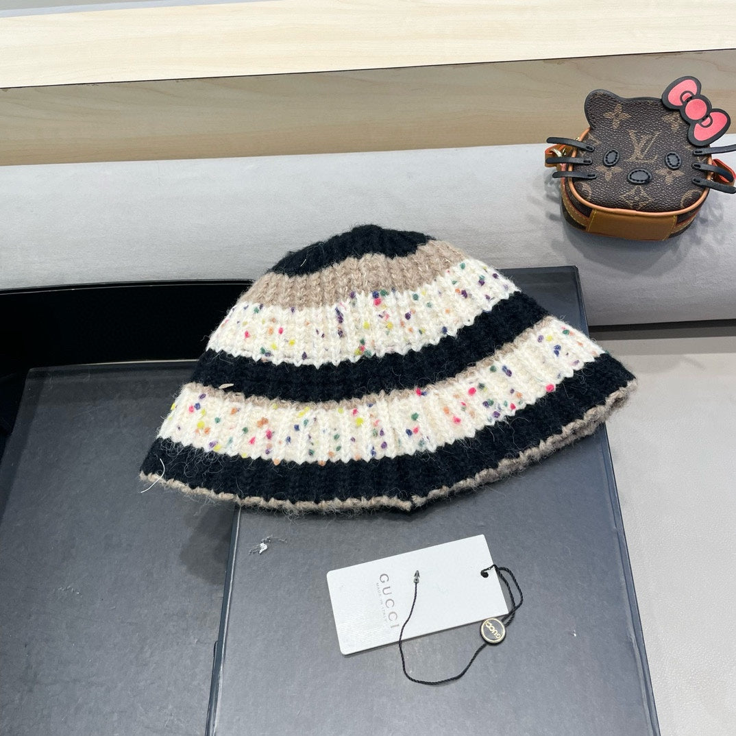 STRIPED KNITTED BUCKET HAT COLORFUL 428100