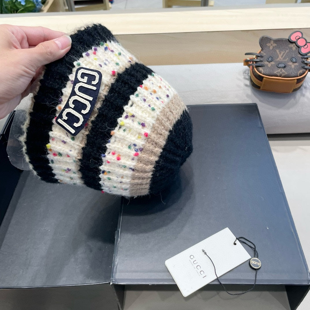 STRIPED KNITTED BUCKET HAT COLORFUL 428100