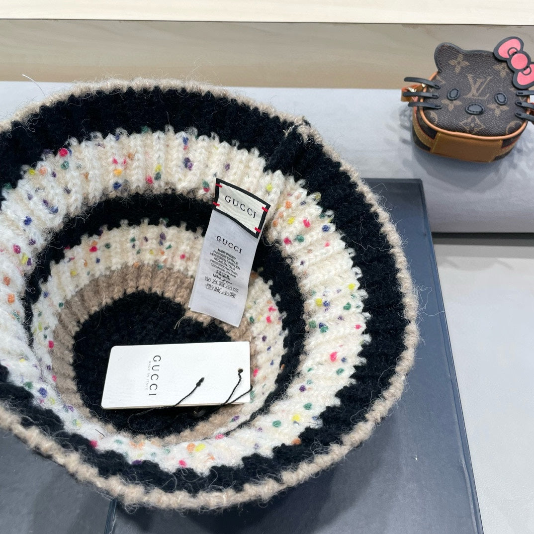 STRIPED KNITTED BUCKET HAT COLORFUL 428100