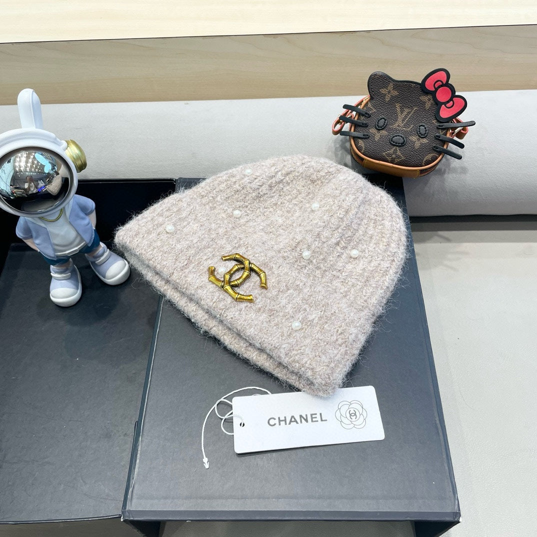 BEANIE HAT IN KHAKI BROWN WOOL 430084