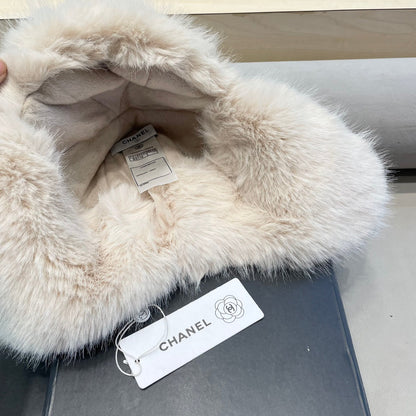 TRAPPER HAT IN WHITE SUEDE AND LAMB FUR 429971