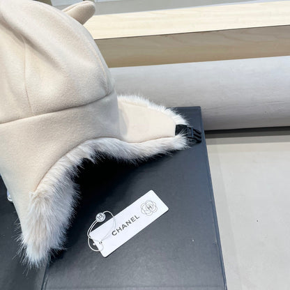 TRAPPER HAT IN WHITE SUEDE AND LAMB FUR 429971