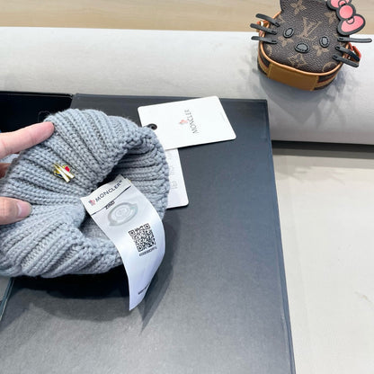 WOOL BEANIE WITH POM POM LIGHT GRAY 435050