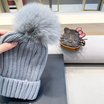 WOOL BEANIE WITH POM POM LIGHT GRAY 435050