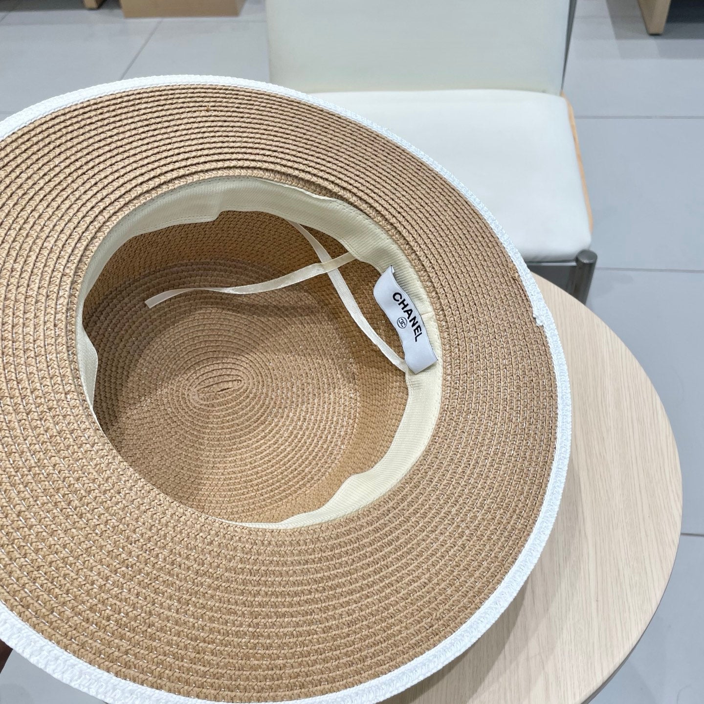 FLAT STRAW HAT BROWN 672720