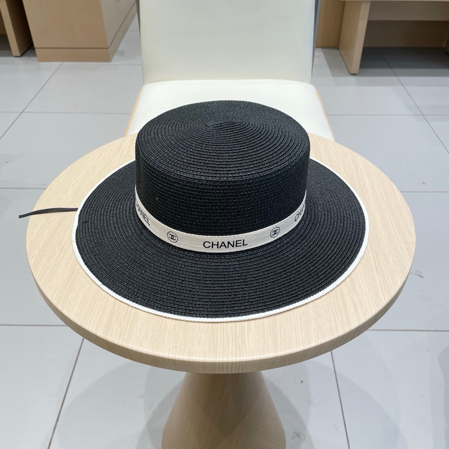 FLAT STRAW HAT BLACK 672722