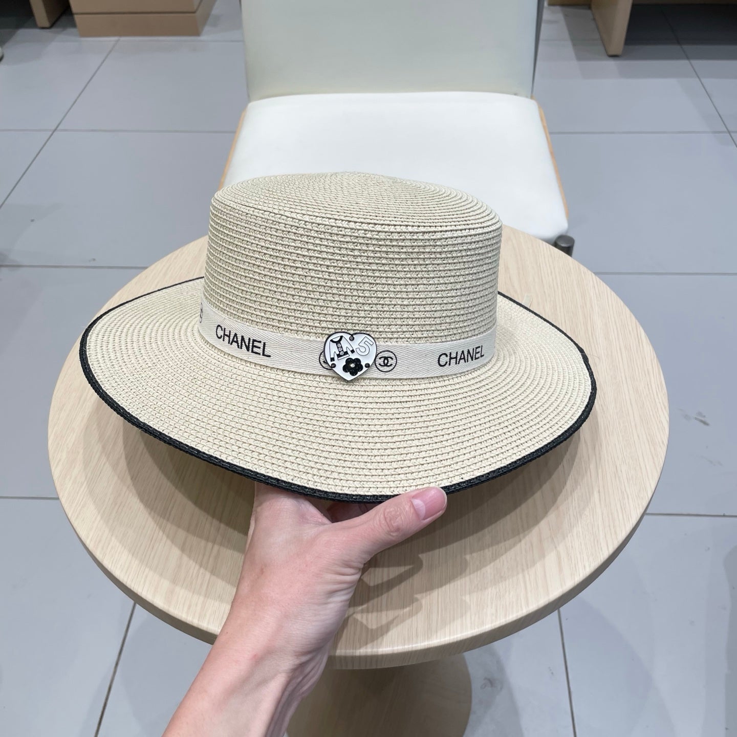 FLAT STRAW HAT IVORY 672723