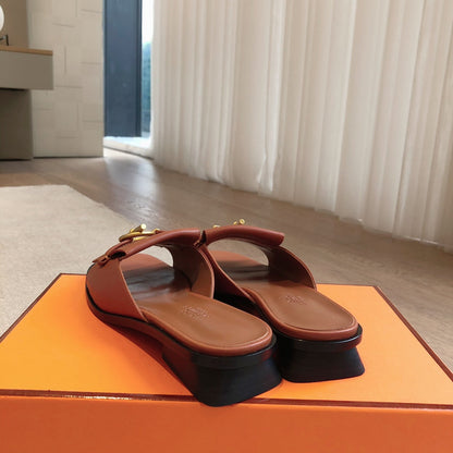 ISLE SANDAL CARAMEL CALFSKIN