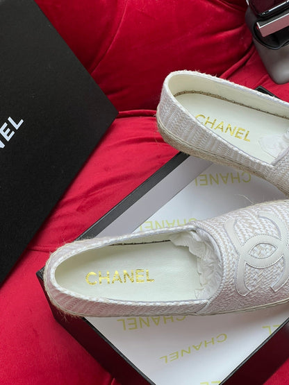 WOVEN LOAFERS IN WHITE FABRIC