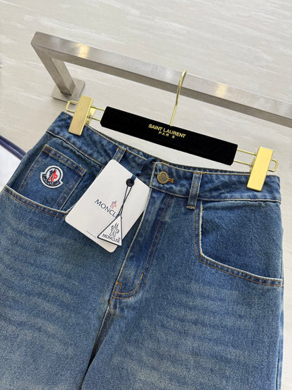 Moncler Style Straight-Leg Jeans – Style 303379