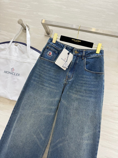 Moncler Style Straight-Leg Jeans – Style 303379