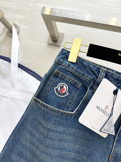 Moncler Style Straight-Leg Jeans – Style 303379