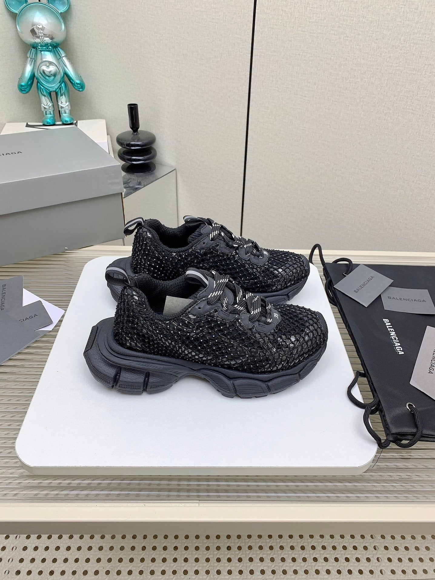 XL FISHNET SNEAKER IN BLACK MESH. POLYURETHANE. POLYESTER WITH RHINESTONES