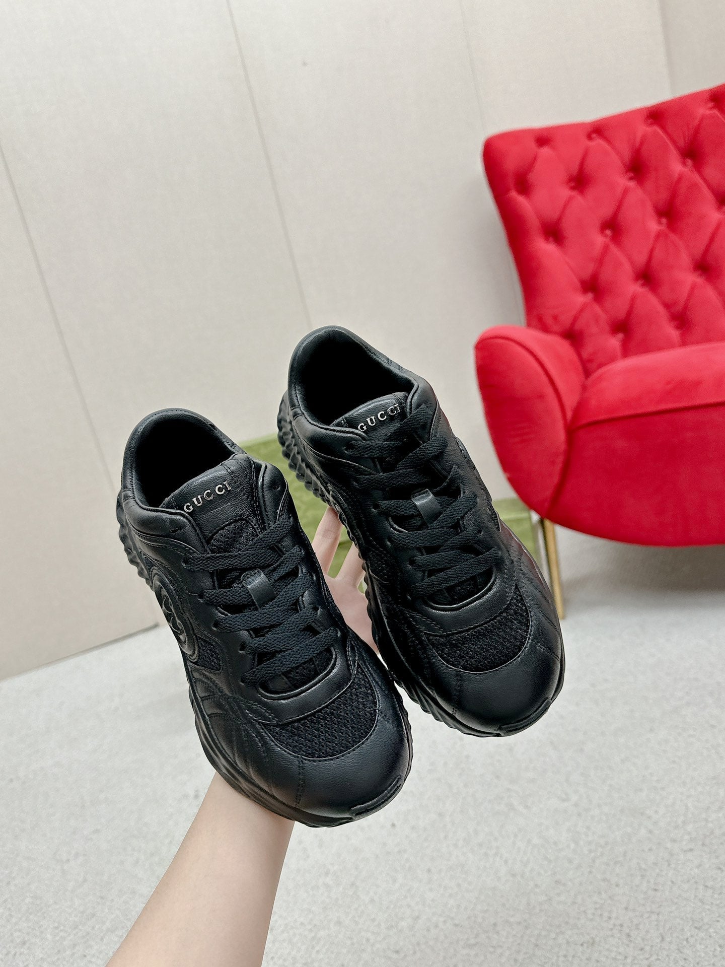 GG RIPPLE TRAINER BLACK LAMBSKIN