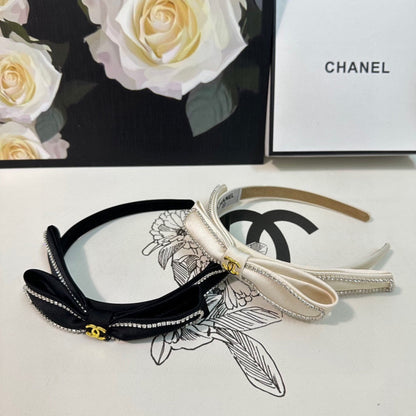 WHITE FABRIC WITH CRYSTAL HAIRBAND 412464