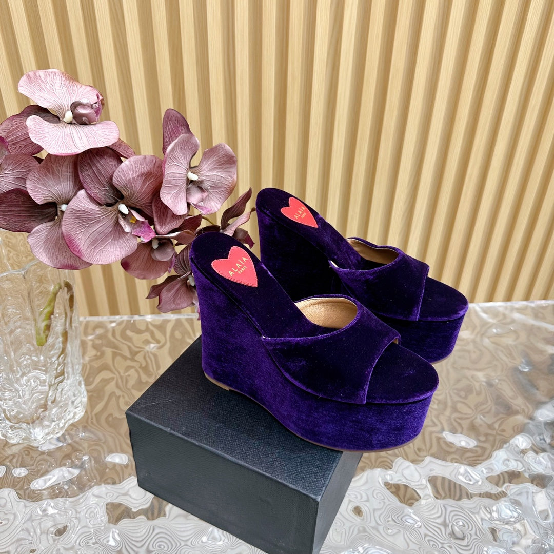ALAIA PLATFORM WEDGE IN VIOLET PURPLE VELVET WITH HEART EMBROIDERED