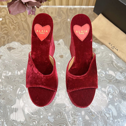 ALAIA PLATFORM WEDGE IN JAM PURPLE VELVET WITH HEART EMBROIDERED