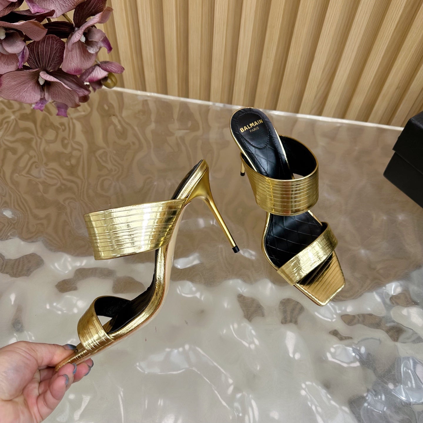 BALMAIN 25S MULES IN STRIPED LEATHER 95MM IN GOLD CALFSKIN