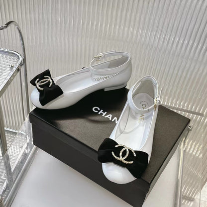 BOW MARY JANE SHOES IN WHITE LAMBSKIN