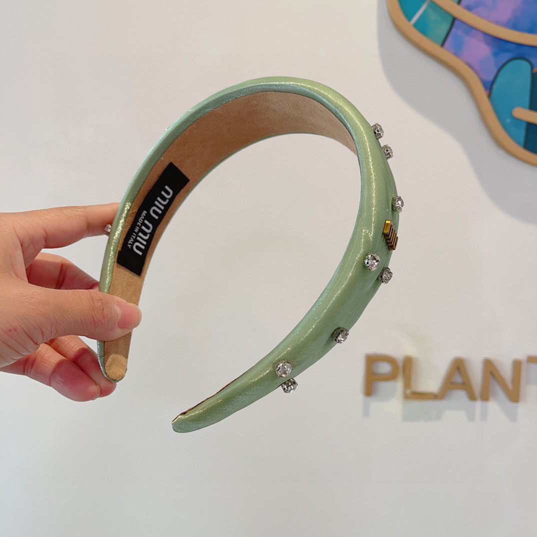 THICK HEADBAND IN JADE GREEN SILK ATTACHED DIAMONDS 406043