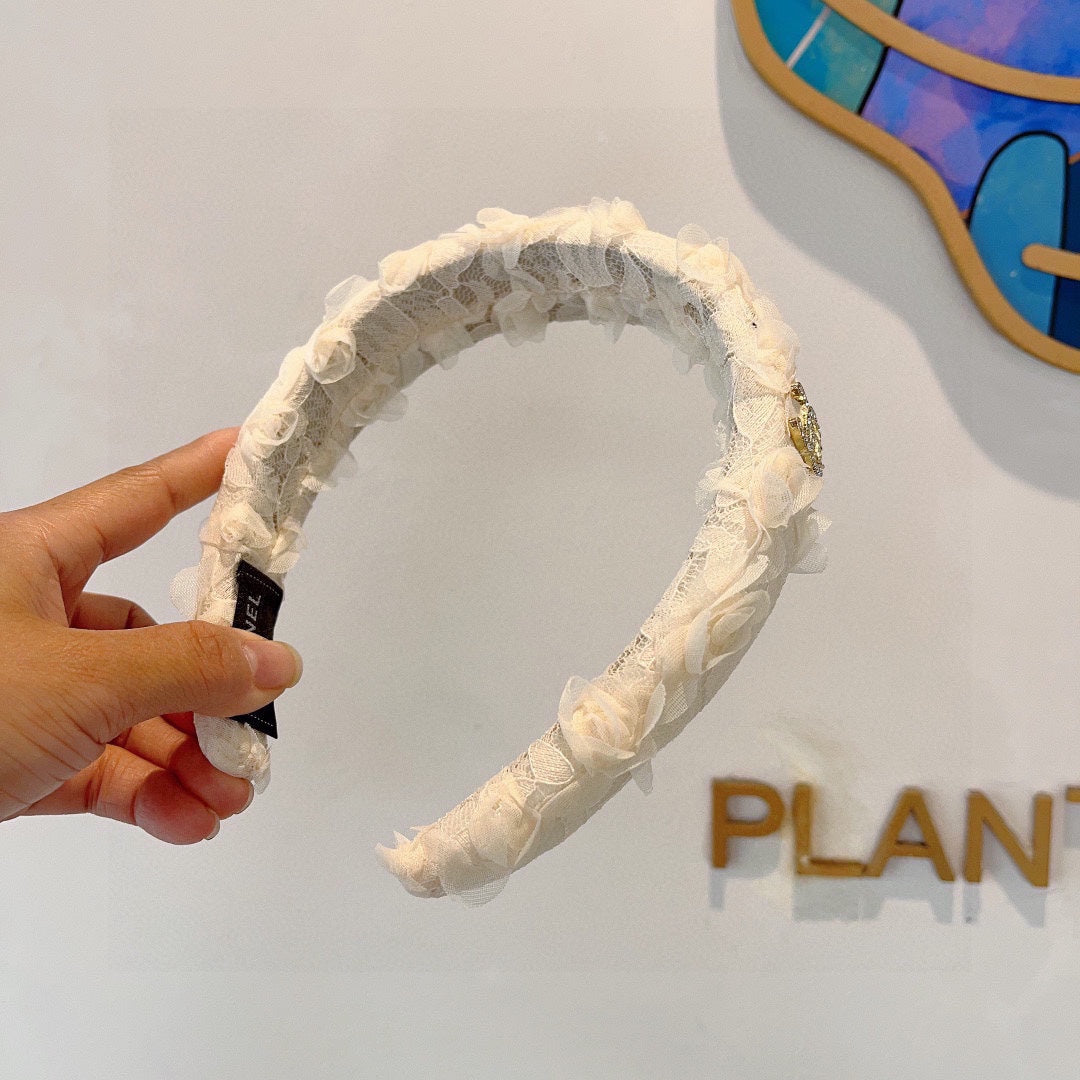 WHITE FABRIC WITH ROSE LACE TRIM HAIRBAND 414412