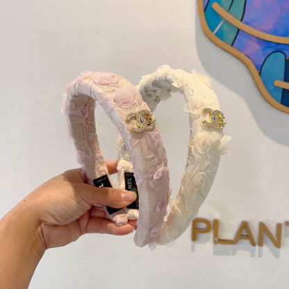 WHITE FABRIC WITH ROSE LACE TRIM HAIRBAND 414412