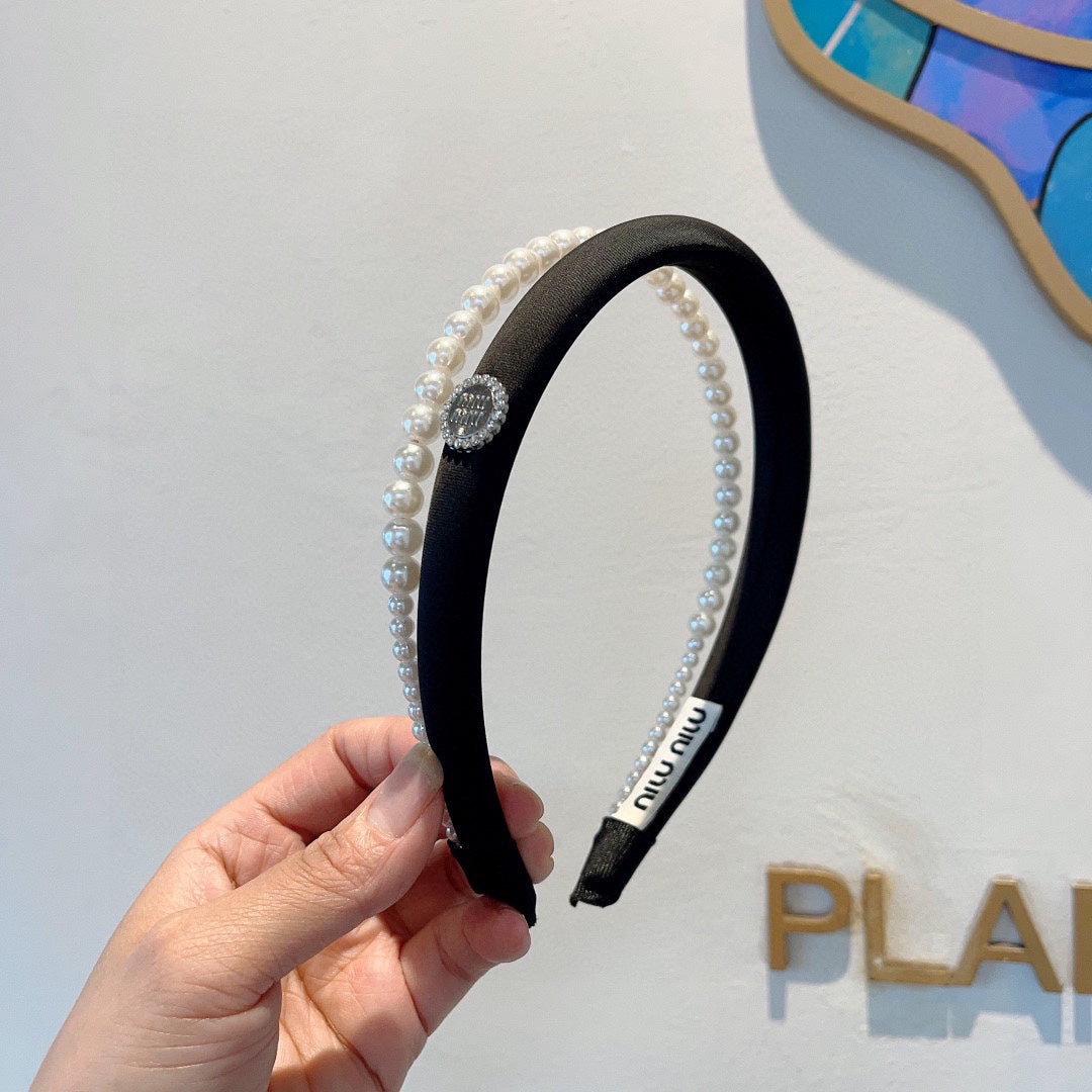 HAIR BAND IN BLACK COTTON ATTACHED PEARL CHAIN 418901