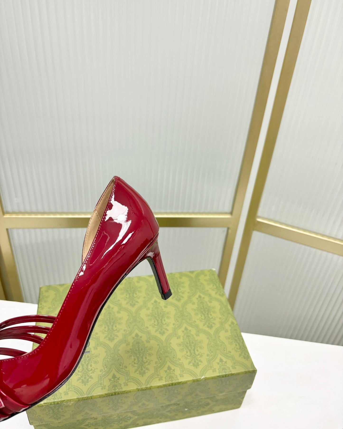 HIGH PUMP 6 CM IN CRIMSON RED CALFSKIN