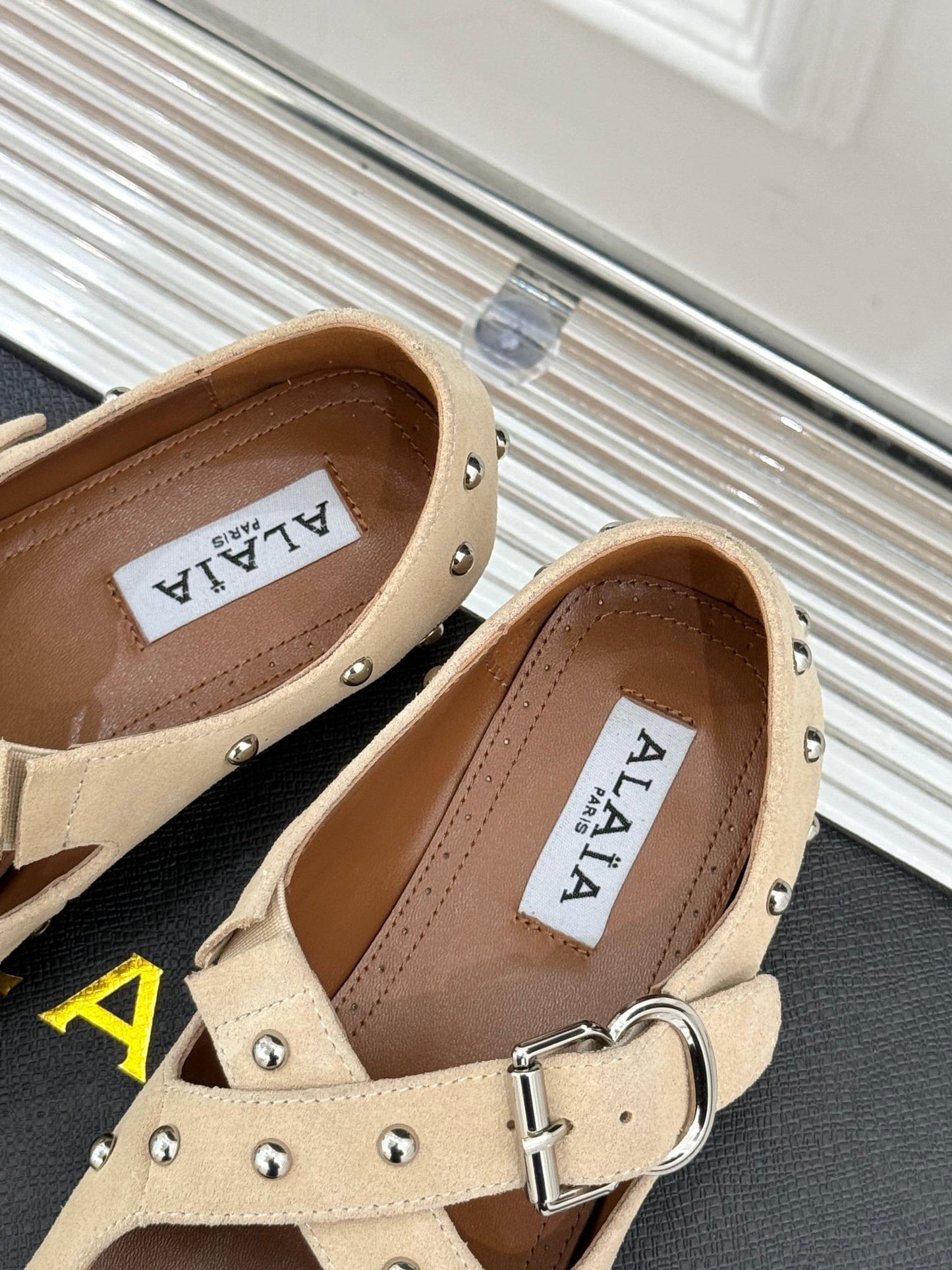 CROSSED STRAP BALLET FLATS IN TUSCAN BEIGE SUEDE