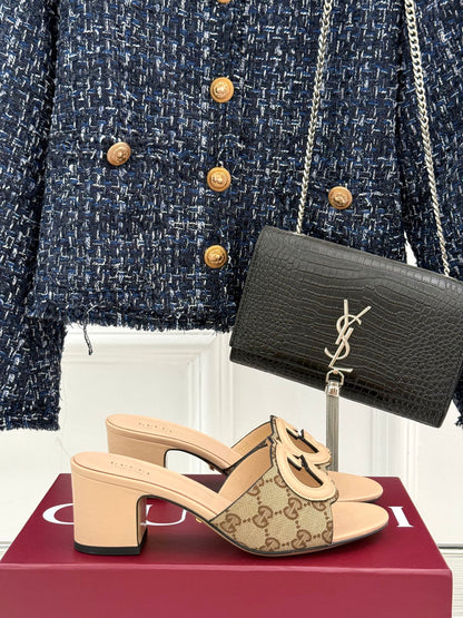 MID-HEEL MULE IN BEIGE CALFSKIN AND FABRIC