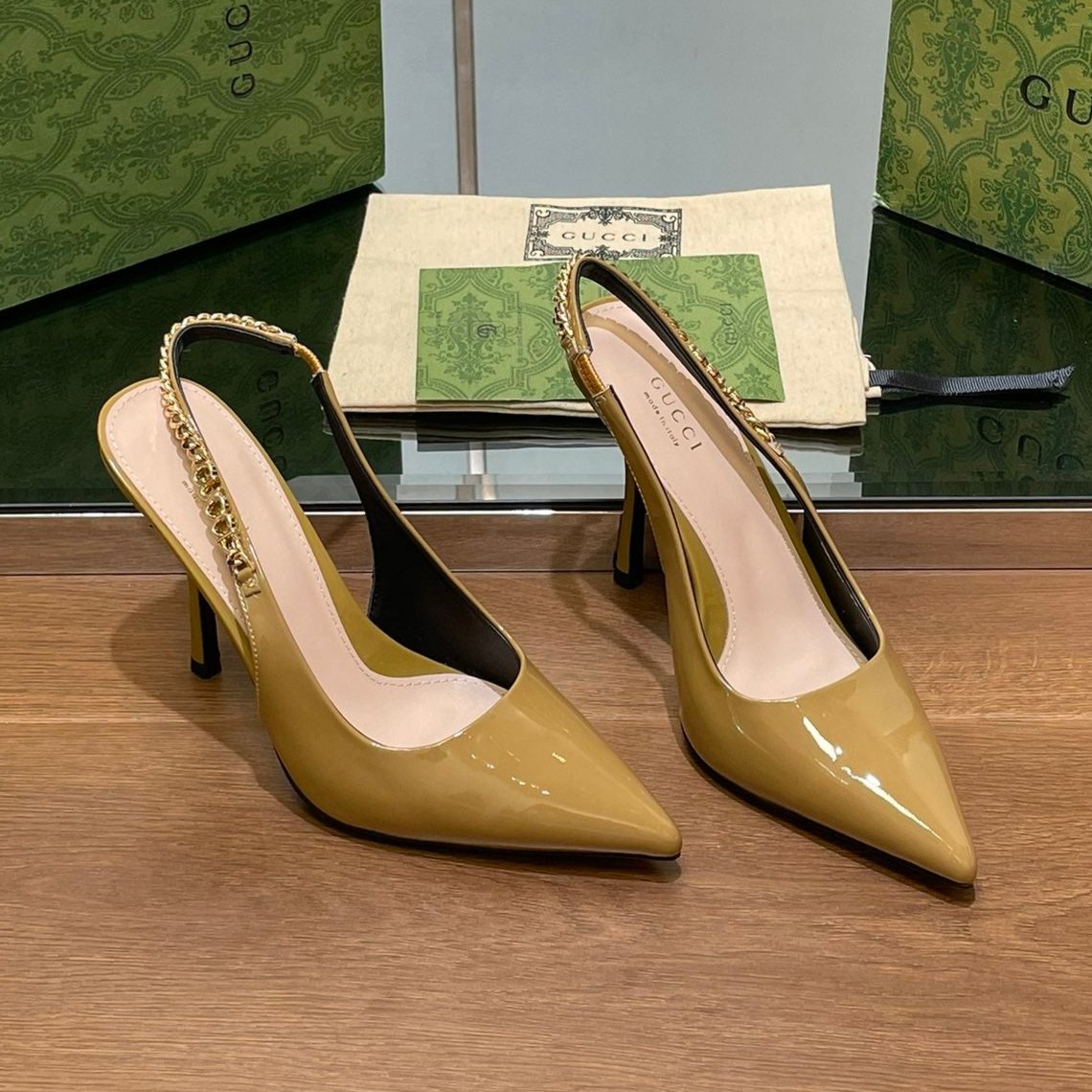 GG HIGH SLINGBACK 10.5 CM IN DIJON YELLOW GLOSSY CALFSKIN WITH GOLD HARDWARE