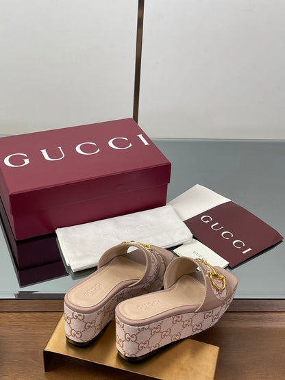 HIGH 6.3 CM WEDGE SANDALS IN DUSTY PINK CALFSKIN AND FABRIC