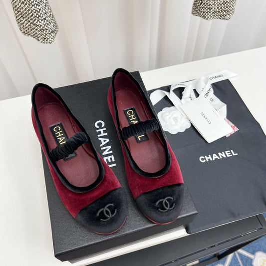 CC MARY JANE FLAT IN RED AND BLACK VELVET