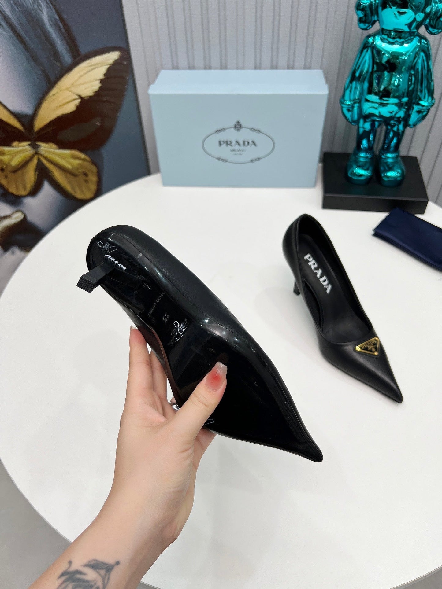 HIGH-HEEL PUMPS IN BLACK SHEEPSKIN