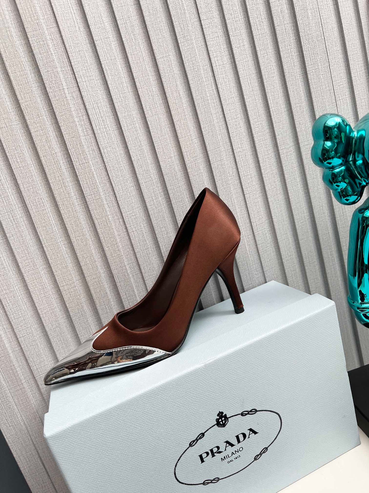 HIGH POINTED-TOE PUMPS IN CHOCOLATE MIX SILVER SATIN