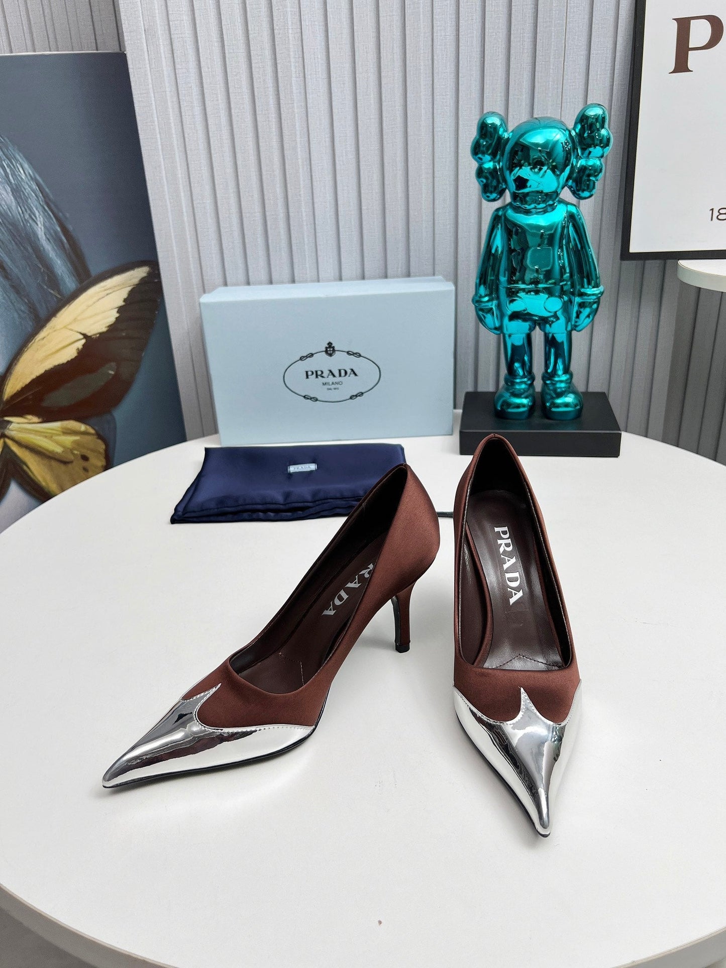 HIGH POINTED-TOE PUMPS IN CHOCOLATE MIX SILVER SATIN