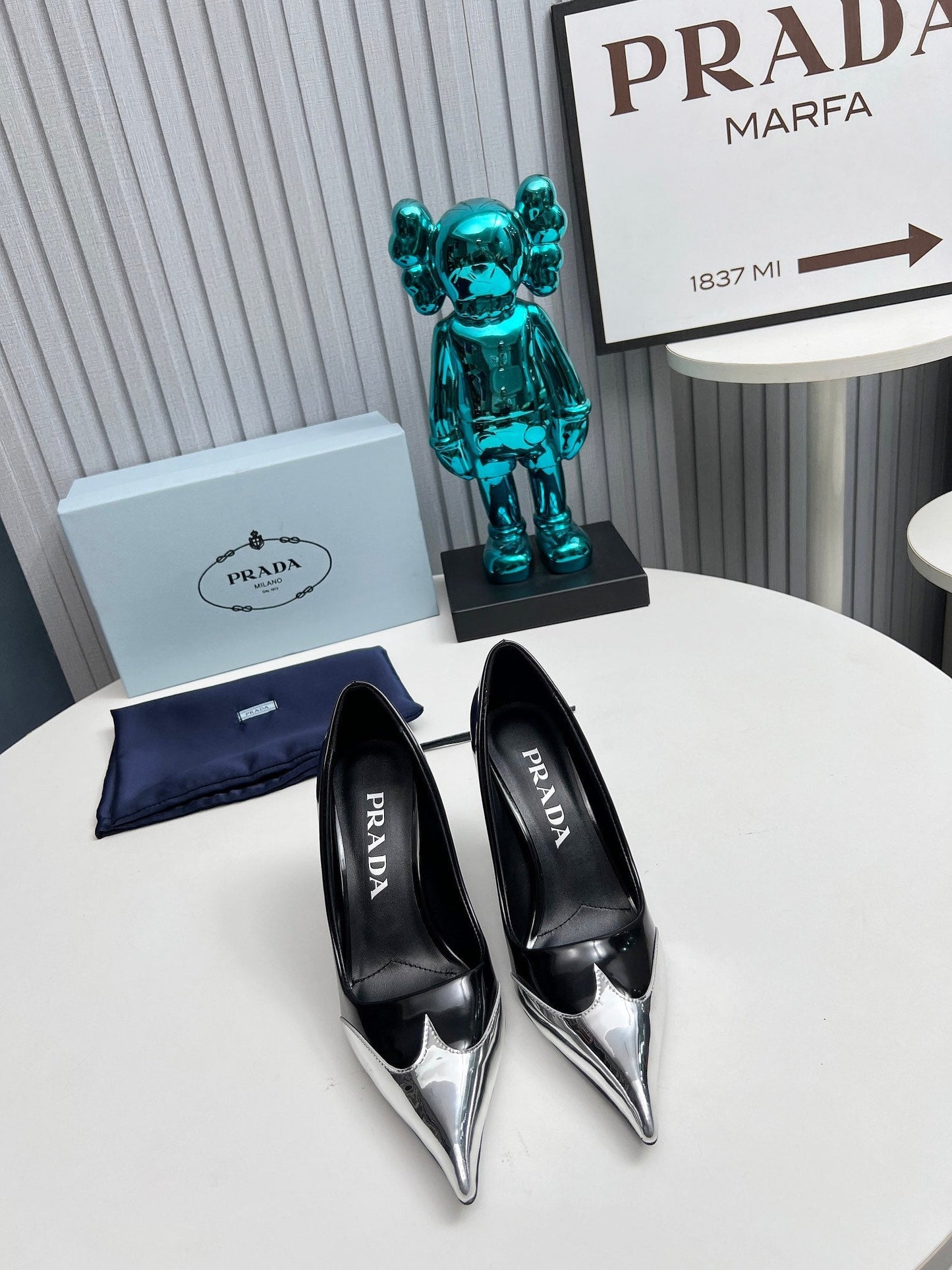 HIGH POINTED-TOE PUMPS IN SILVER MIX BLACK GLOSSY CALFSKIN