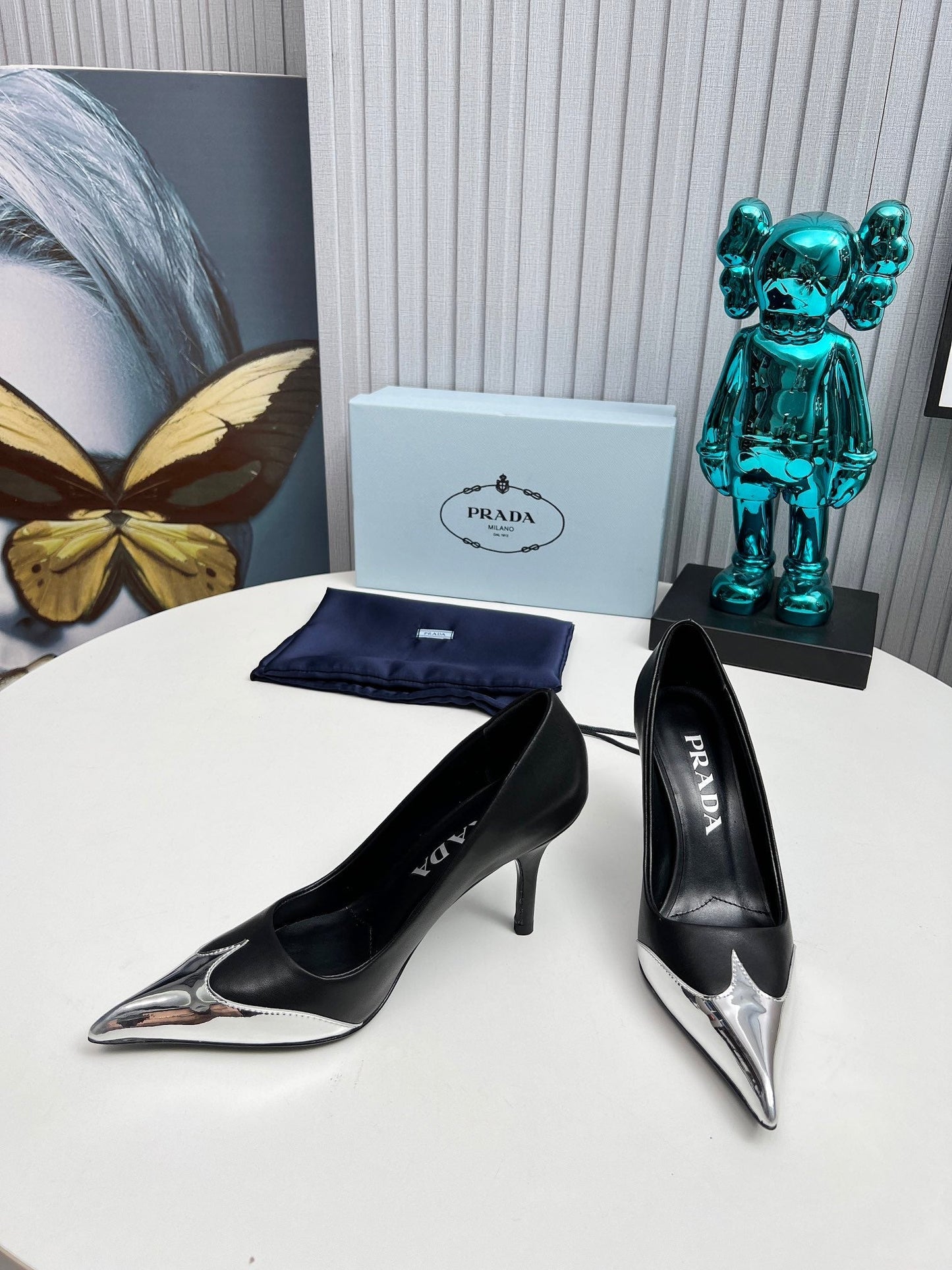 HIGH POINTED-TOE PUMPS IN SILVER MIX BLACK CALFSKIN