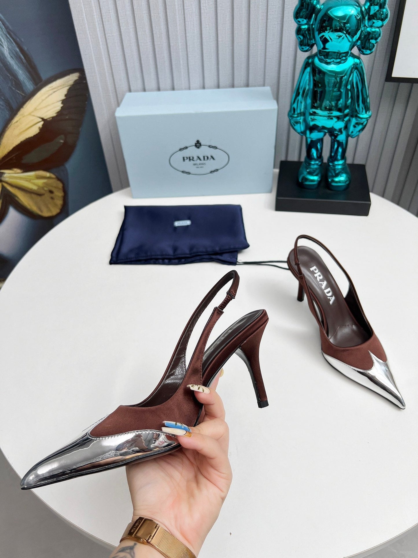 HIGH SLING BACK PUMPS IN SILVER MIX CHOCOLATE SATIN