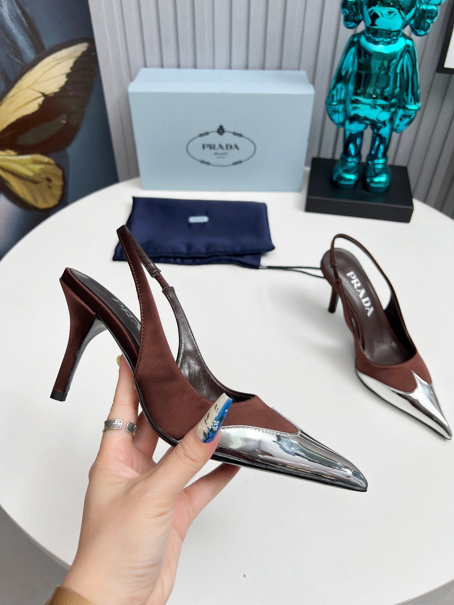 HIGH SLING BACK PUMPS IN SILVER MIX CHOCOLATE SATIN