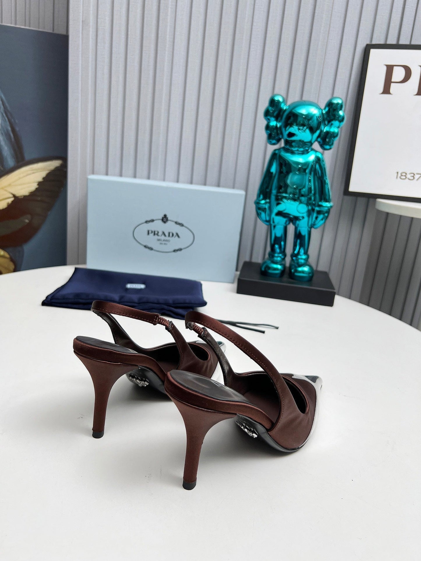 HIGH SLING BACK PUMPS IN SILVER MIX CHOCOLATE SATIN