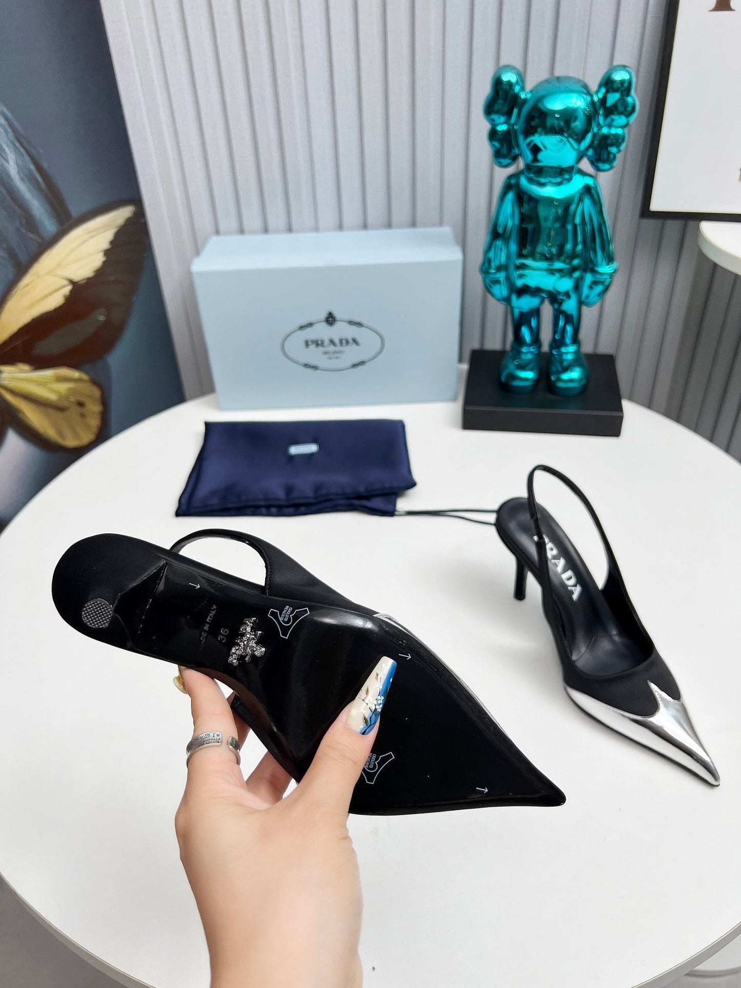 HIGH SLING BACK PUMPS IN SILVER MIX BLACK SATIN