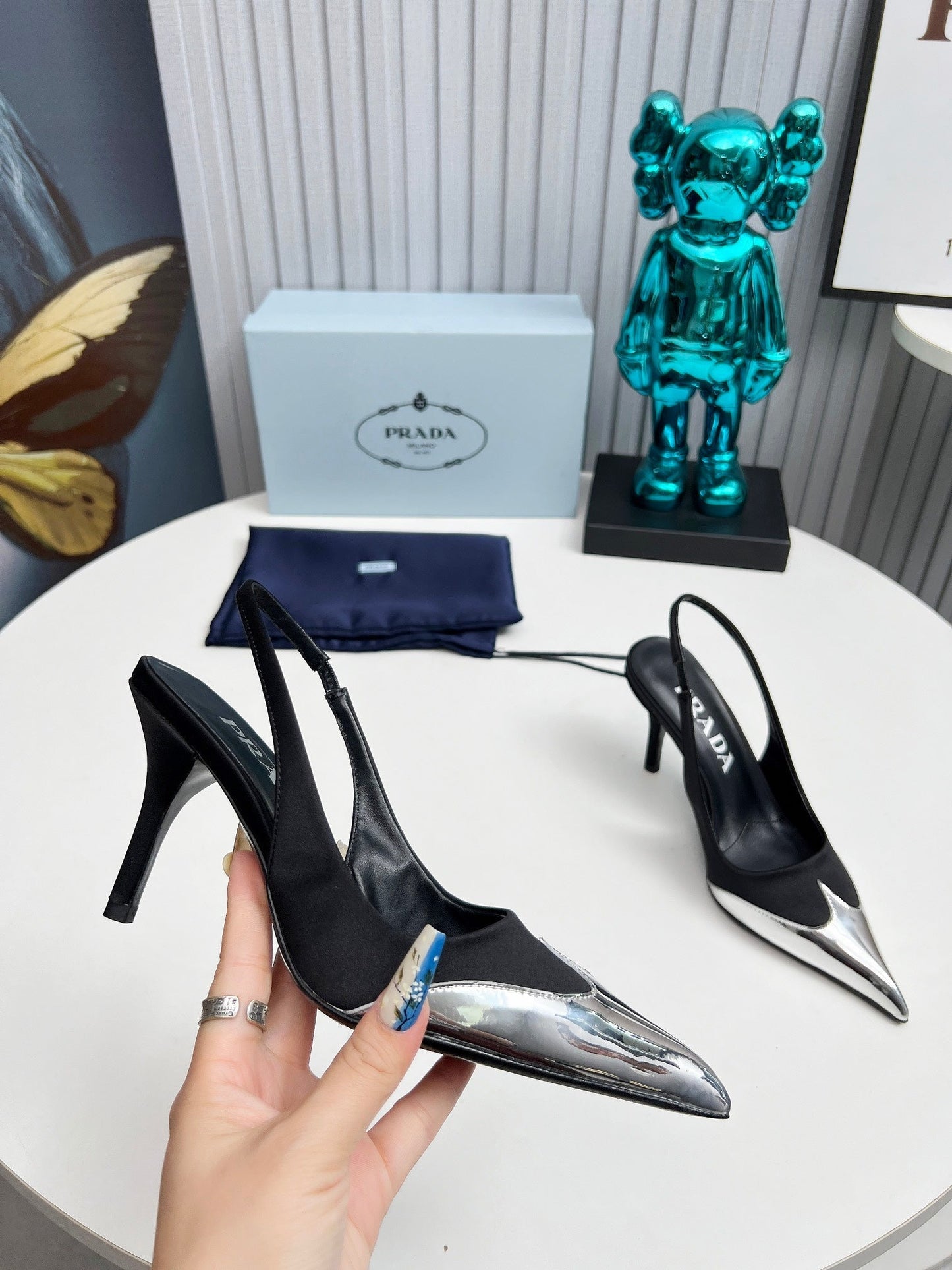 HIGH SLING BACK PUMPS IN SILVER MIX BLACK SATIN