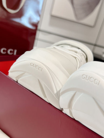 GG WAVE SNEAKER IN RICE WHITE CALFSKIN WITH HANDWRITTEN LOGO