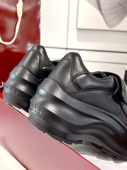 GG WAVE SNEAKER IN BLACK CALFSKIN